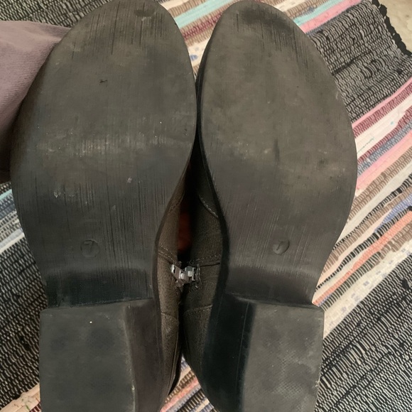 Boots - Picture 3 of 3